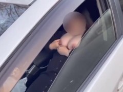 【野外露出Gカップ】車に帰ってきたら乳首をイジリ、オナニー中❤️爆乳を揉みまくる変態妻。 - Screenshot 2 of 16 - Hentai