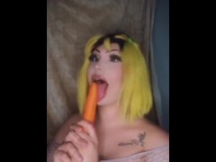 Licking carrot🥕