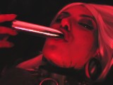 Mari Zombie usando vibrador vintage