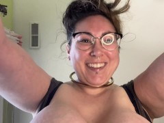Slapping and Bouncing Boobs POV - Screenshot 8 of 16 - Chubby