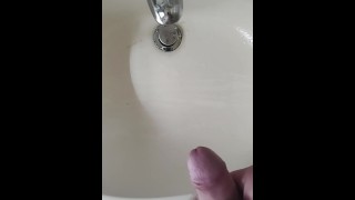 Sink pissing