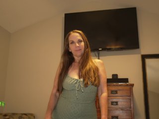 Sharing A Bed With My Hot StepMom Big Ass Milf 2! screenshot number 2