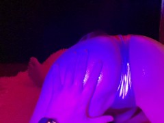 My ass looks so cool when it's rubbed with oil