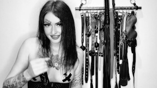 Госпожа покажет вам, как вы должны дрочить, где кончать и как вы должны есть собственную сперму