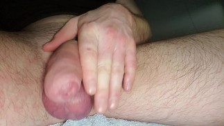 Перерыв. Раскачиваю свой член вокруг слоу-мо и растягиваю яйца.