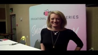 Supporto per l'ananas con Brittany Baxter Exxxotica Denver 2018