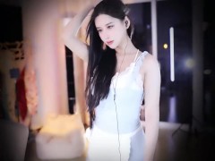 【女主播】擦玻璃，开屏“高潮” - Screenshot 14 of 16 - 舞蹈