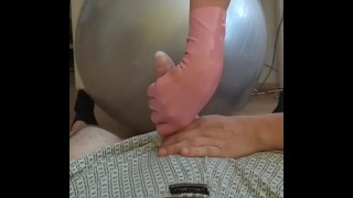 Кончаю внутрь смотровой перчатки - латексный тизер мастурбации
