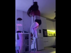 Redhead pole dance - Screenshot 4 of 16 - Pole Dancing