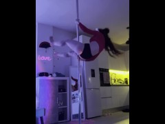 Redhead pole dance - Screenshot 9 of 16 - Pole Dancing