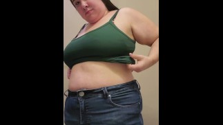 Расчесываю свои спутанные волосы!