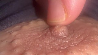 Extremo primer plano Nipple Play sexo sensible gimiendo orgasmo grandes tetas