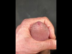 Japanese Guy gives a handjob masturbation. Ejaculating sperm like a fountain!