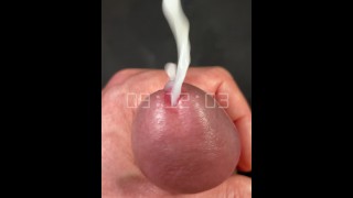 Japonesa Guy hace una masturbación con la mano. Eyaculando esperma como una fuente!