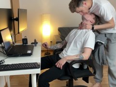 bored twink came to fuck to his boyfriend and cum from anal