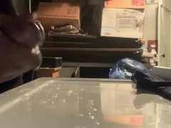 BBC HUGH CUMSHOT IN BASEMENT ON DRYER - Screenshot 10 of 16 - Big Dick Cumshot
