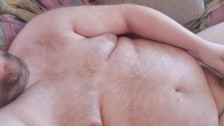 Сел на свое кресло голый, и решил мастурбировать, пока не кончу #5