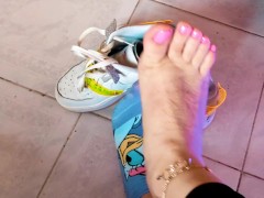 Nike sneakers, sneakers, carved foot ropes, need a massage