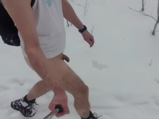 Walking Naked through the Snowy Forest💖. I Wanted to Masturbate👍. Great Cumshot💦