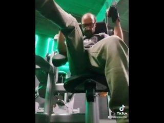 solo male, at the gym, vertical video