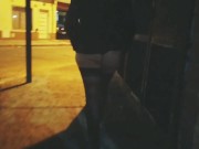 Preview 1 of Caminando sin bragas bajo la falda sexo en público pareja en la calle parte 2 noche mirones