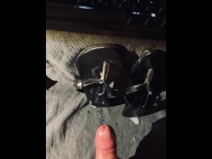 Huge Cumshot over her Leather Sandals - Screenshot 14 of 16 - Shoejob Heeljob
