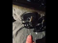 Huge Cumshot over her Leather Sandals - Screenshot 7 of 16 - Heels