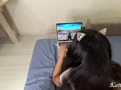 Сводный брат трахнул меня пока я играла в компьютерные игры - Screenshot 5 of 16 - While She Play