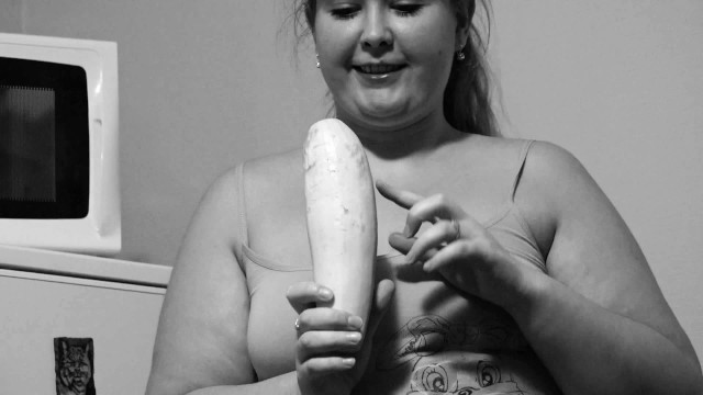 Mature Bbw Housewife Milf In The Kitchen Fucks Hard With A Zucchini 