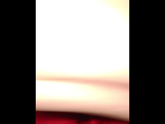 拇指玩弄阴茎系带控制高潮边缘~淫荡的精液缓缓的流了出来了呢ww