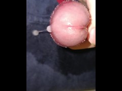 拇指玩弄阴茎系带控制高潮边缘~淫荡的精液缓缓的流了出来了呢ww - Screenshot 16 of 16 - Cum