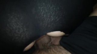 latina juguetona le encanta sacar leche con su tremendo culo
