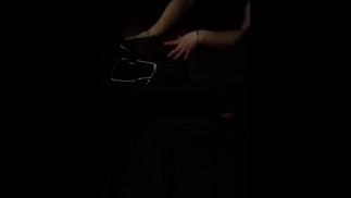 Памела Крофт беременная милфа показывает свои большие натуральные сиськи, большие сиськи, в машине, грудастая испанка