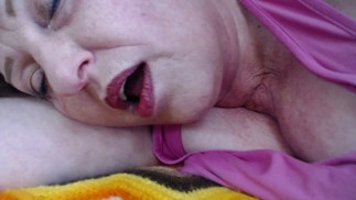 953  giantess gets her face fucked by tiny who snuck in from DawnSkye