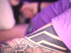 Подруга делает минет с вейпом в зубах 16/16