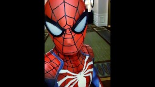 Spiderman Insomniac Hotel masturbarse y correrse dos veces