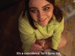 Девушка отвлеклась от пазлов, чтобы сделать минет 1/16