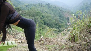 Follando a una turista colombiana en la selva