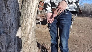 Публичное доение члена, писание огромным шлангом наглого шлюха! 🔥🔥