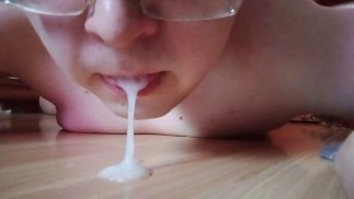 男孩吃自己的精液汇编
