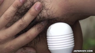 Японку Саё Хаякаву связывают и трахают, трахают пальцами и вибратором на открытом воздухе без цензуры.