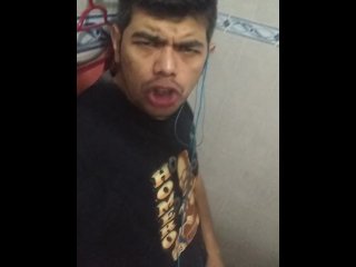 BULTOS ENORMES DE LA VERGA DE UN MACHO JOVEN 🤴🏻🌶️