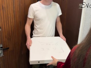 Traiu com Um Entregador De Pizza Enquanto Meu Marido Estava no Trabalho, Mas Ele Nos Pegou