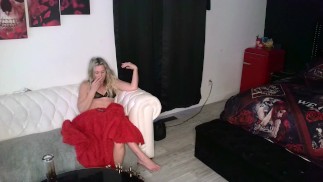 CUMTASTIC поднимает и трахает; Подтянутая милфа разбрасывается и разбрасывается крошечной няней