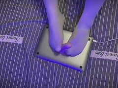 XZZ02:主人，想要白丝女仆来为你的大鸡吧服务吗？ - Screenshot 6 of 16 - White Socks