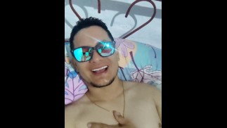 МУЖЧИНА С МАЛЕНЬКИМИ ОДЕЖДАМИ, КОГО ТРАХАТЬ MUZHCHINA S MALEN'KIMI ODEZHDAMI, KOGO TRAKHAT'