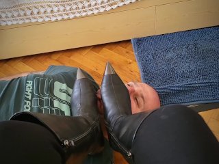 60fps, mistress boots, ashtray, feet