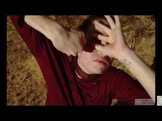 小便、阴户他妈的和布鲁克约翰逊在坚硬岩石上的痛苦