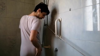 Il video sotto la doccia più porno di sempre