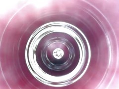 内視鏡で尿道オナニー。尿道に入る様子、抜いたら潮吹きをご覧ください。